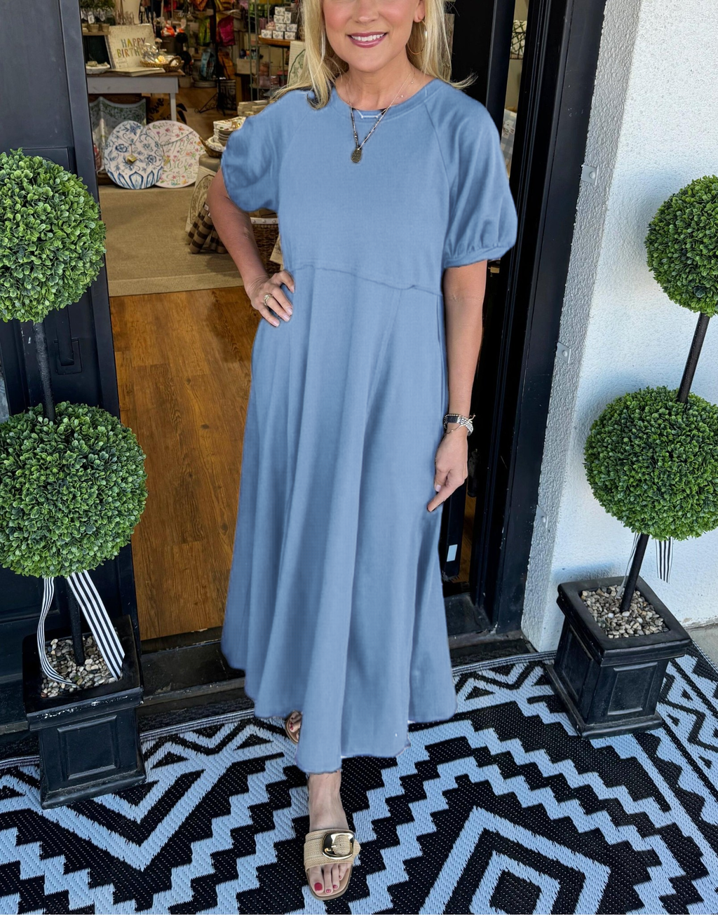 Chic Puff Sleeve Round Neck Maxi Dress